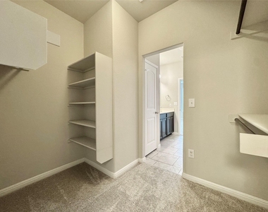 407 Rhetoric Way - Photo Thumbnail 26