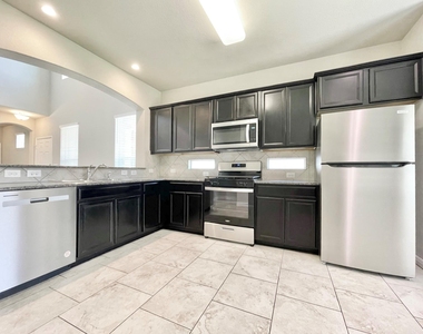 407 Rhetoric Way - Photo Thumbnail 9