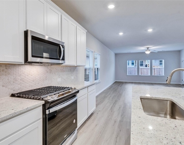 6501 Dragride Rd - Photo Thumbnail 4