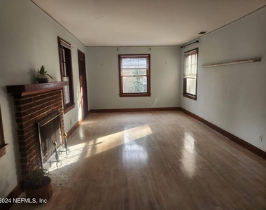 2134 Camden Avenue - Photo Thumbnail 6