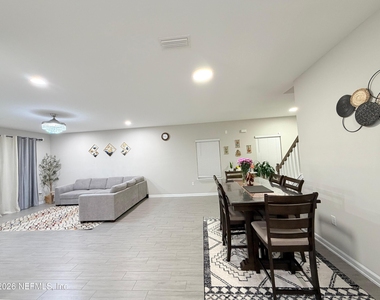 70 Golden Fern Drive - Photo Thumbnail 32