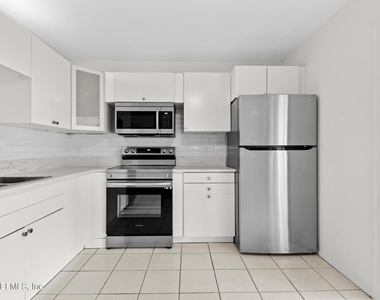 11471 Stinger Way - Photo Thumbnail 9