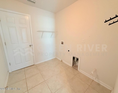 3374 Traceland Oak Lane - Photo Thumbnail 32