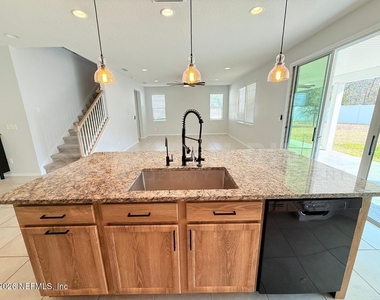 3374 Traceland Oak Lane - Photo Thumbnail 11