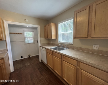 3609 Dellwood Avenue - Photo Thumbnail 12
