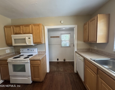 3609 Dellwood Avenue - Photo Thumbnail 13