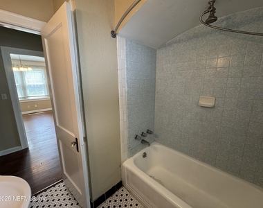 3609 Dellwood Avenue - Photo Thumbnail 17
