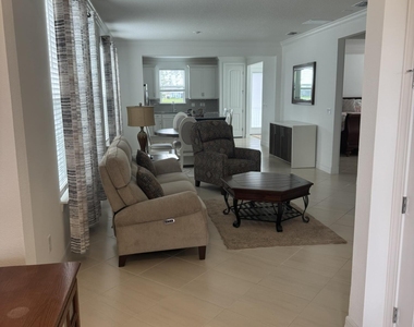 722 Cool Breeze Way - Photo Thumbnail 8
