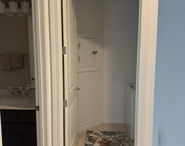 722 Cool Breeze Way - Photo Thumbnail 12