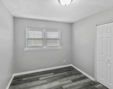 991 Tollview Avenue - Photo Thumbnail 5