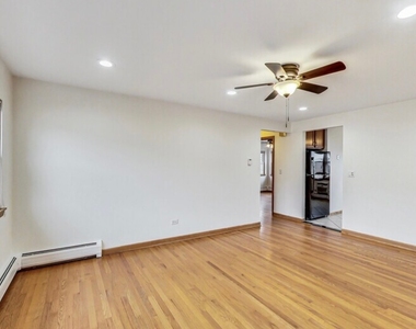 4933 N Lester Avenue - Photo Thumbnail 5