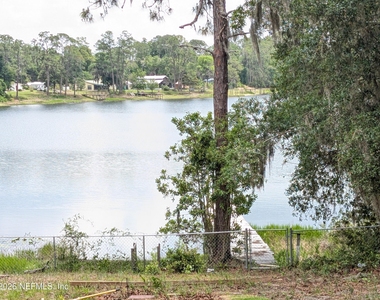 220 Mirror Lake Drive - Photo Thumbnail 8