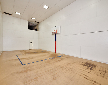 211 E Ohio Street - Photo Thumbnail 20