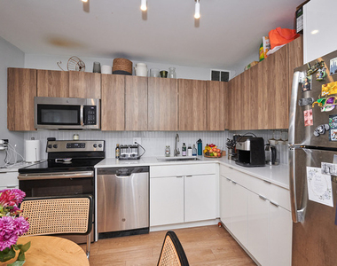 211 E Ohio Street - Photo Thumbnail 7