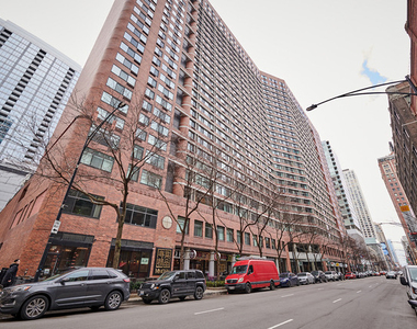 211 E Ohio Street - Photo Thumbnail 24