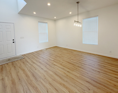651 Olive Lane - Photo Thumbnail 1