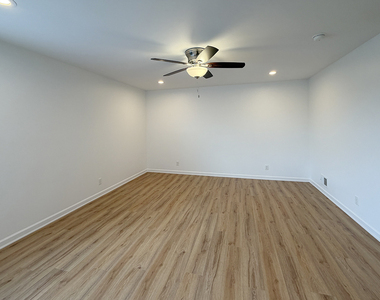 651 Olive Lane - Photo Thumbnail 11