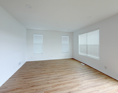 651 Olive Lane - Photo Thumbnail 5