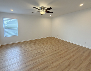 651 Olive Lane - Photo Thumbnail 12