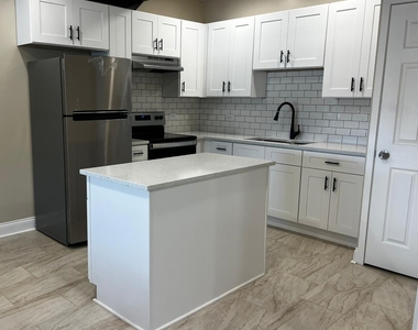10102 Main Street - Photo Thumbnail 3