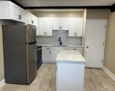 10102 Main Street - Photo Thumbnail 6
