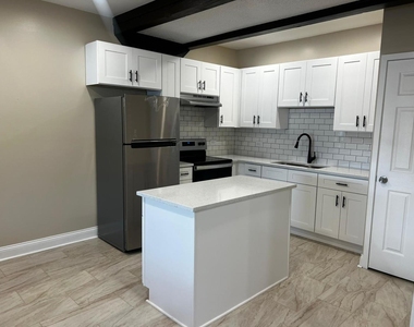 10102 Main Street - Photo Thumbnail 13