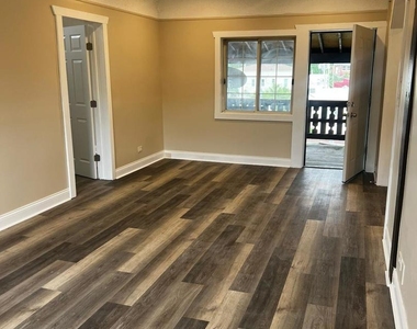 10102 Main Street - Photo Thumbnail 7