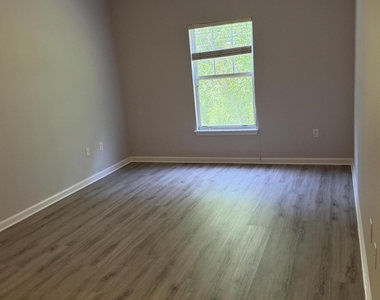8235 Lobster Bay Court - Photo Thumbnail 21