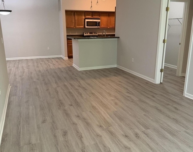 8235 Lobster Bay Court - Photo Thumbnail 13
