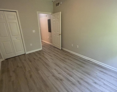 8235 Lobster Bay Court - Photo Thumbnail 32