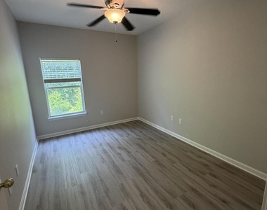 8235 Lobster Bay Court - Photo Thumbnail 31