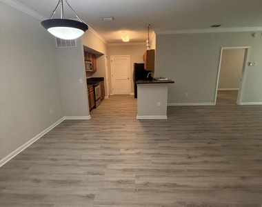 8235 Lobster Bay Court - Photo Thumbnail 4