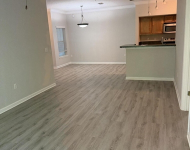 8235 Lobster Bay Court - Photo Thumbnail 10