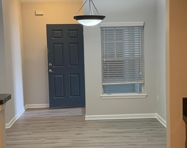 8235 Lobster Bay Court - Photo Thumbnail 20