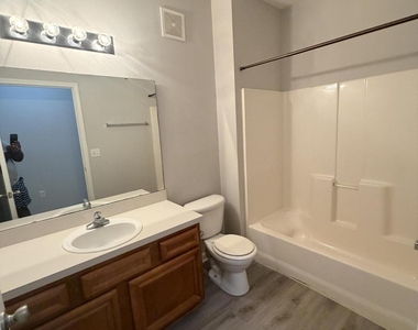 8235 Lobster Bay Court - Photo Thumbnail 34