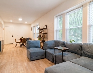 3639 W Iowa Street - Photo Thumbnail 3