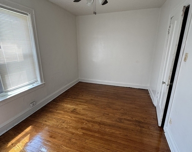 6523 S Greenwood Avenue - Photo Thumbnail 6