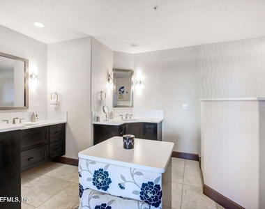 1431 Riverplace Boulevard - Photo Thumbnail 19
