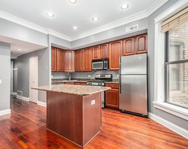 747 N Sedgwick Street - Photo Thumbnail 7