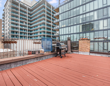 747 N Sedgwick Street - Photo Thumbnail 13