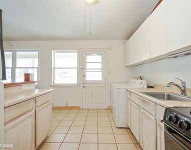2205 Fulle Street - Photo Thumbnail 3
