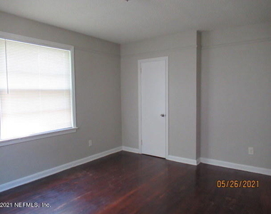 539 W 23rd Street - Photo Thumbnail 8