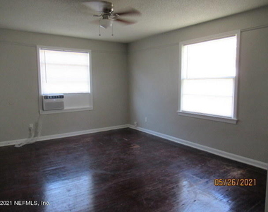 539 W 23rd Street - Photo Thumbnail 11