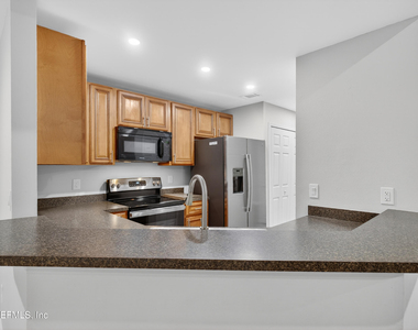 100 Ironwood Drive - Photo Thumbnail 6