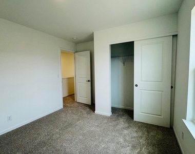 3383 Caledonia Drive - Photo Thumbnail 13