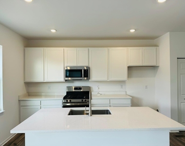 3383 Caledonia Drive - Photo Thumbnail 6