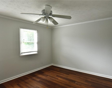 2898 Webb Bridge - Photo Thumbnail 4