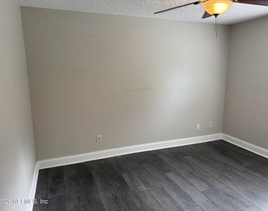 2120 Blair Road S - Photo Thumbnail 24