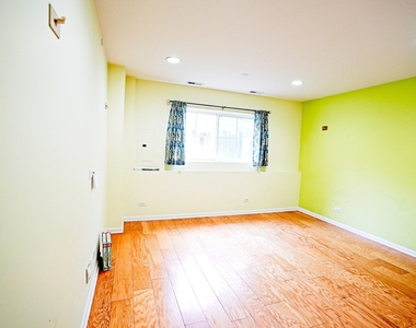 470 Grosvenor Lane - Photo Thumbnail 15