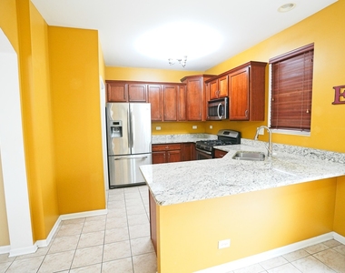 470 Grosvenor Lane - Photo Thumbnail 6